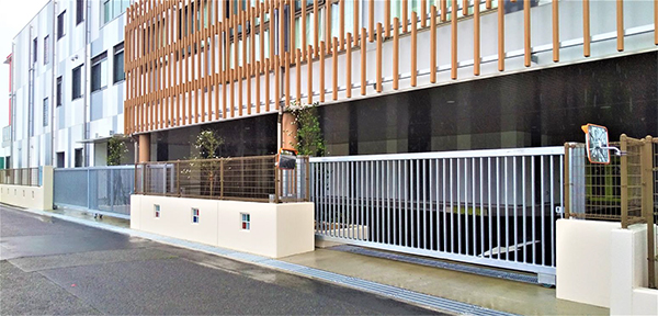 ノンレール サンスチール コザカ式門扉③